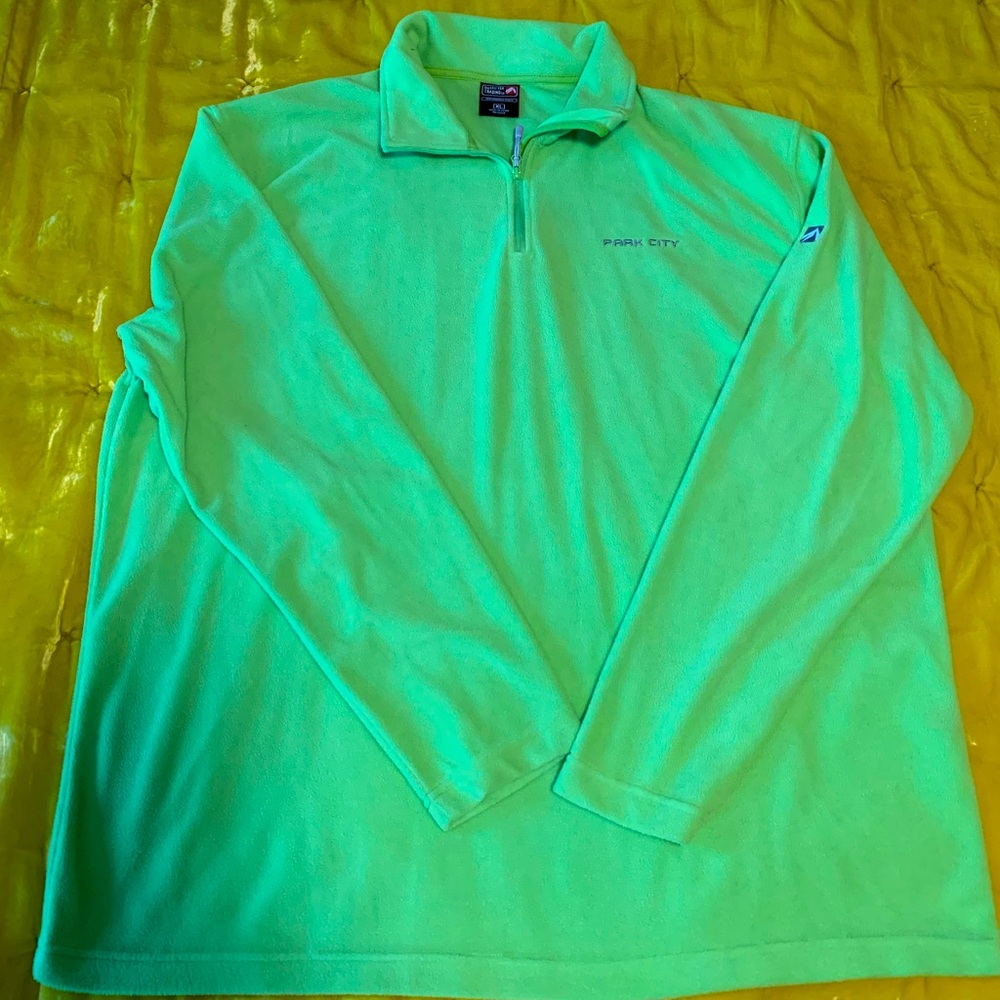 XL performance fleece ‘Park City’ embroidered zip up. Lime green